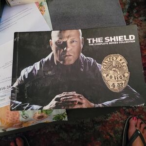 The Shield Complete Series Collection DVD